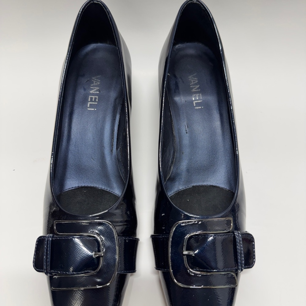 Vaneli Deep Blue Buckle Mid Heel Pumps Size 7.5SS - Picture 5 of 13